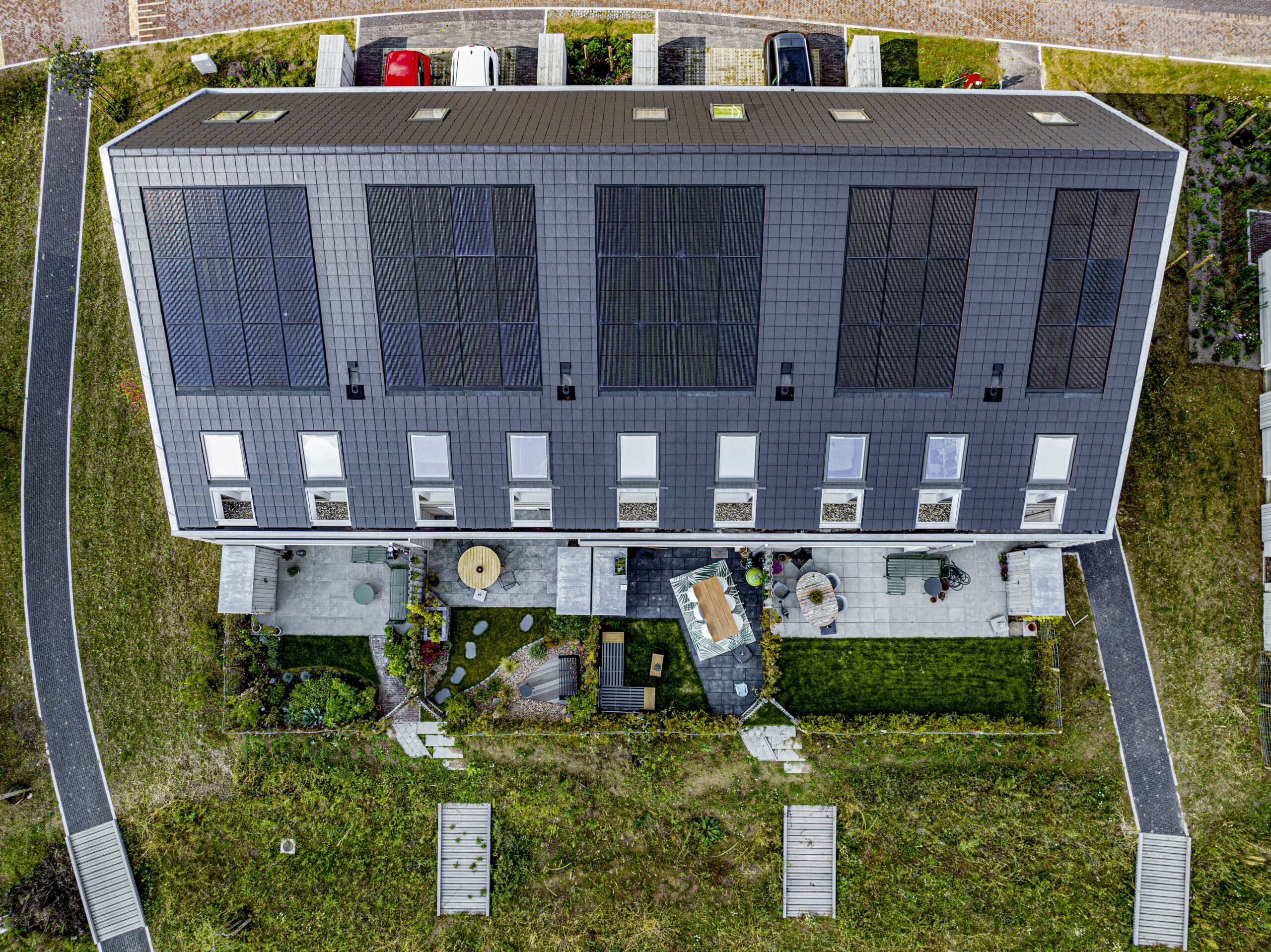 residential building solar systems,Apartment complex solar installations,Solar for condos and townhomes,Shared solar benefits for tenants,Multifamily solar solutions,Solar for multifamily properties