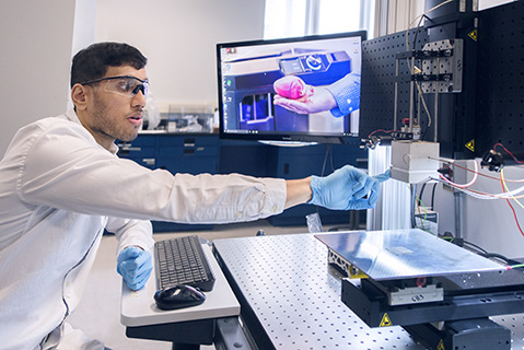 Sean Mathew in lab
