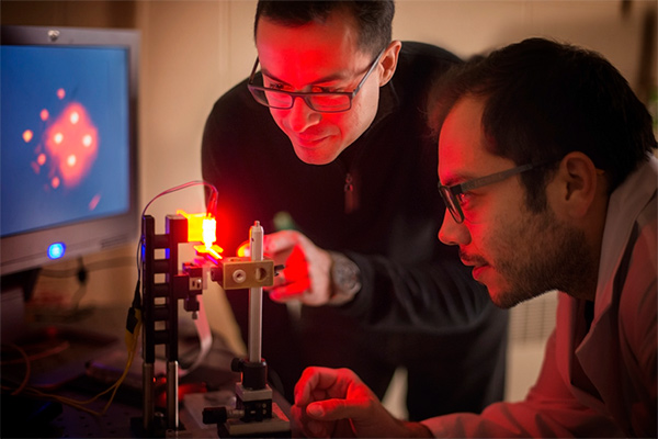 Researchers integrate plasmonic nanostructures into microfluidic systems